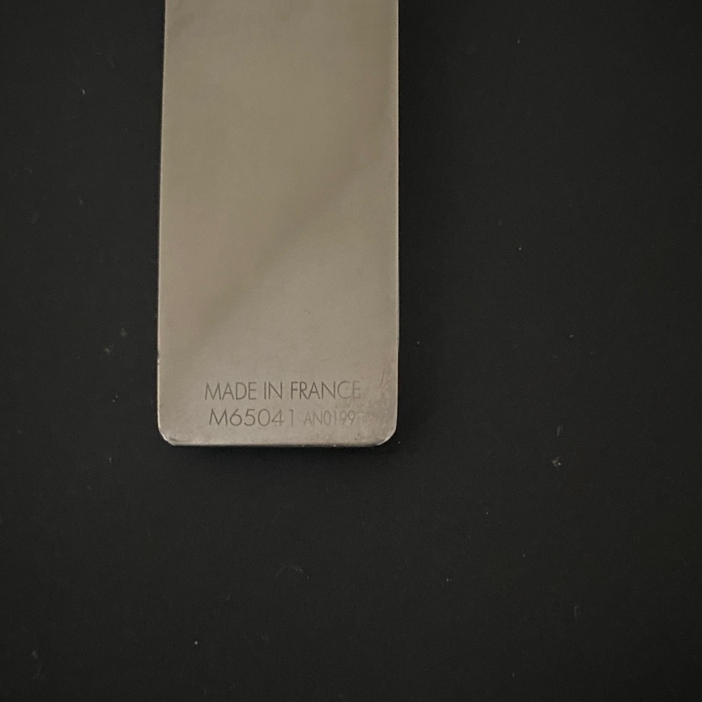 Louis Vuitton Elegant Silver Money Clip - Picture 4 of 12